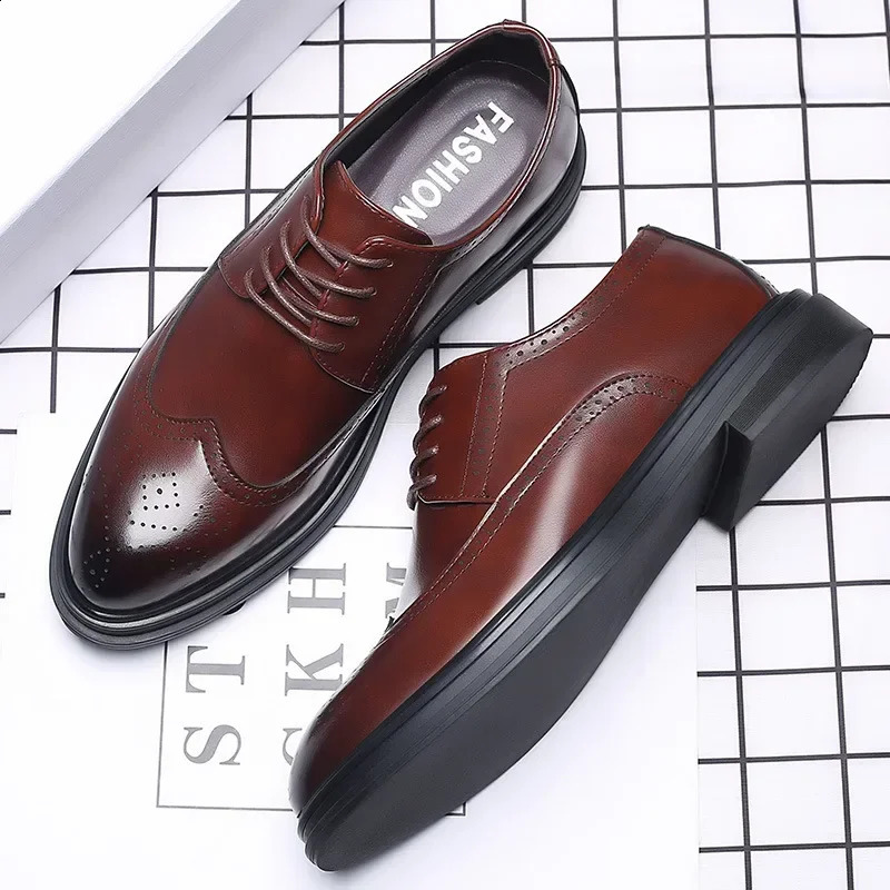 Mens British Brogues Business Casual Formal Leather Shoes Fashion Breathable Oxfords Zapatos De Hombre Comfort Male Dress Shoes 241231