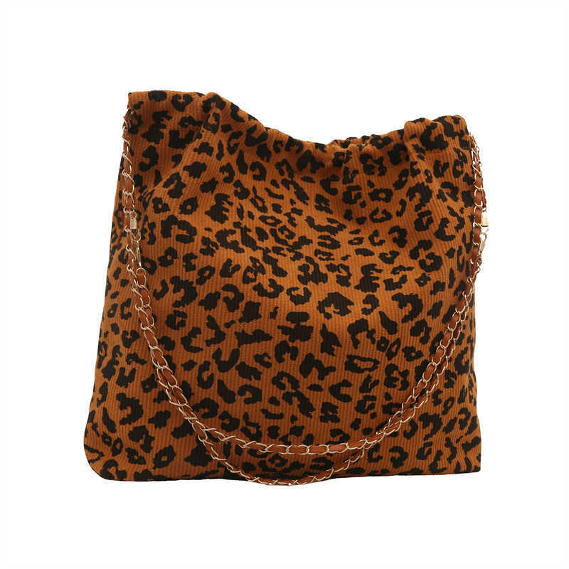 Leopard print frosted personalized large capacity 2024 new autumn and winter casual fashion personalized chain commuting tote shoulder bag 241231