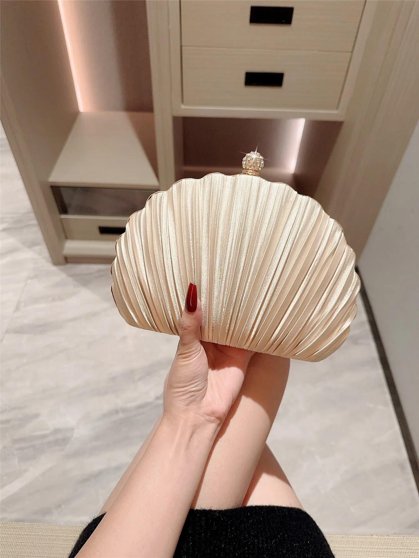 Shell Evening Bag Cheongsam Diamond Clutch Bag Chain Bag Evening Dress Bag Pleated Bag Banquet Bag 241231