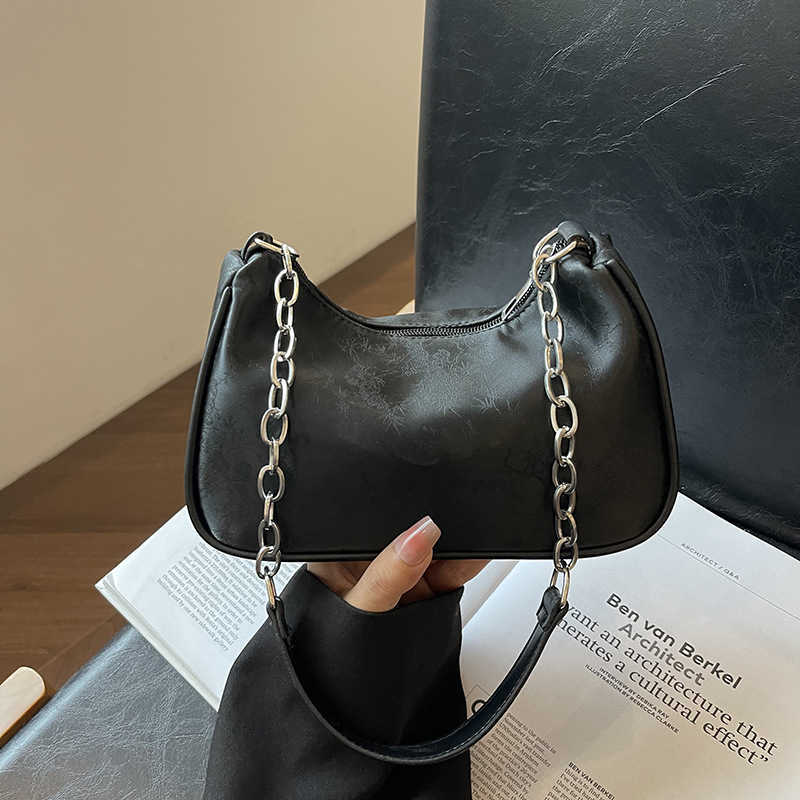 Solid color popular 2024 summer new fashionable casual shoulder stylish trendy commuting hand-held underarm small square bag