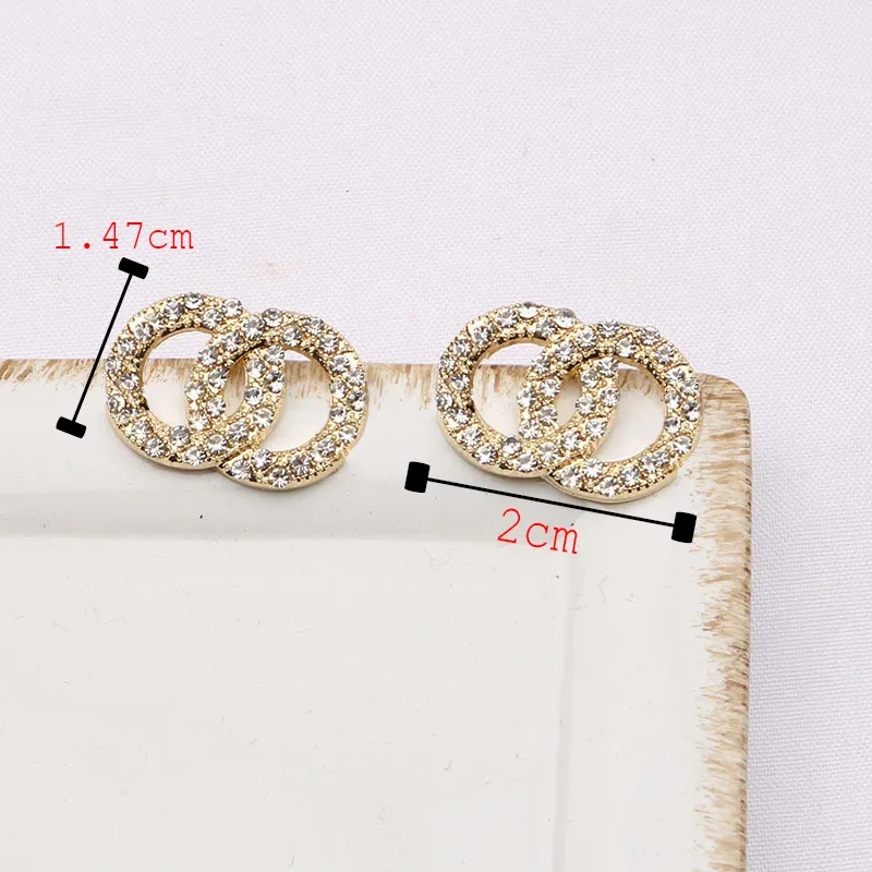 19Style Mixed Earring Simple Sier Ear Stud Famous Women Geometry Cross Round Crystal Rhie Pearl Earrings Bride Wedding Party Jewerlry Christmas Gifts