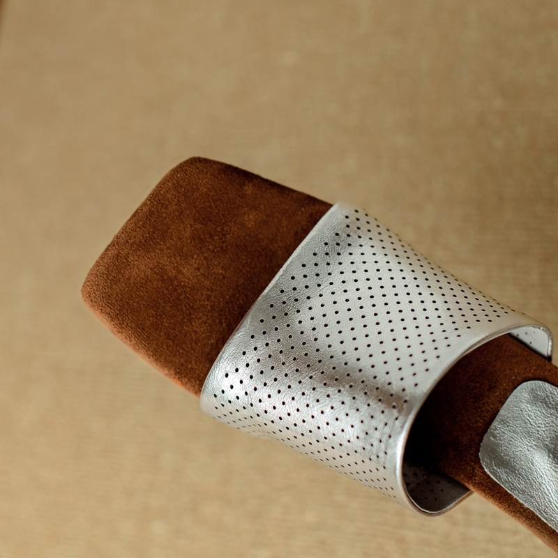 Women's New Spring/Summer Square Headed Leather Cowhide Hollow Hole Breathable Slope Open Toe Middle Heel Slippers