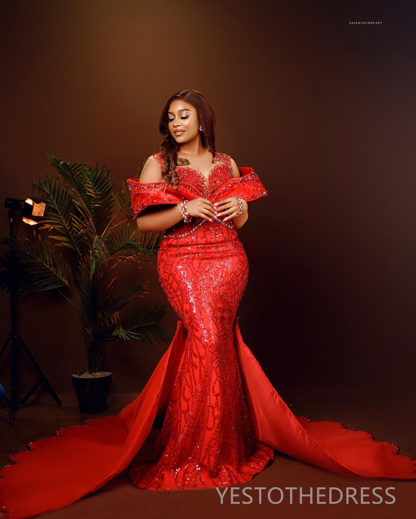 2024 Plus Size Prom Dress With Detachable Train Red Mermaid Promdress Evening Formal Dresses For Women Sheer Neck Beaded Lace Second Reception Gowns V