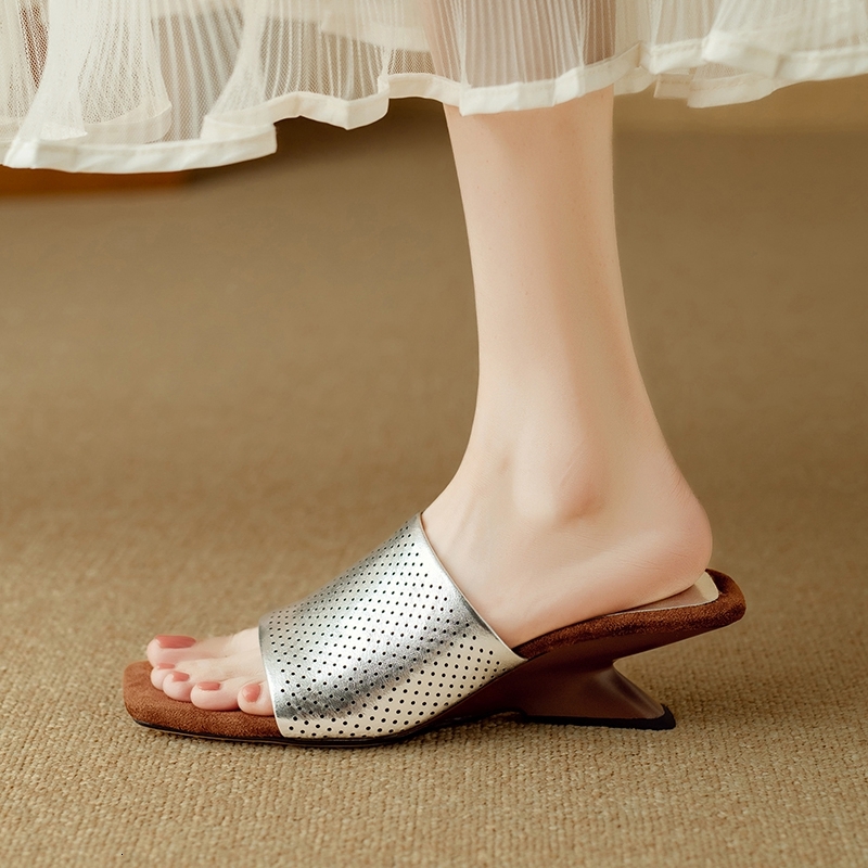 Women's New Spring/Summer Square Headed Leather Cowhide Hollow Hole Breathable Slope Open Toe Middle Heel Slippers