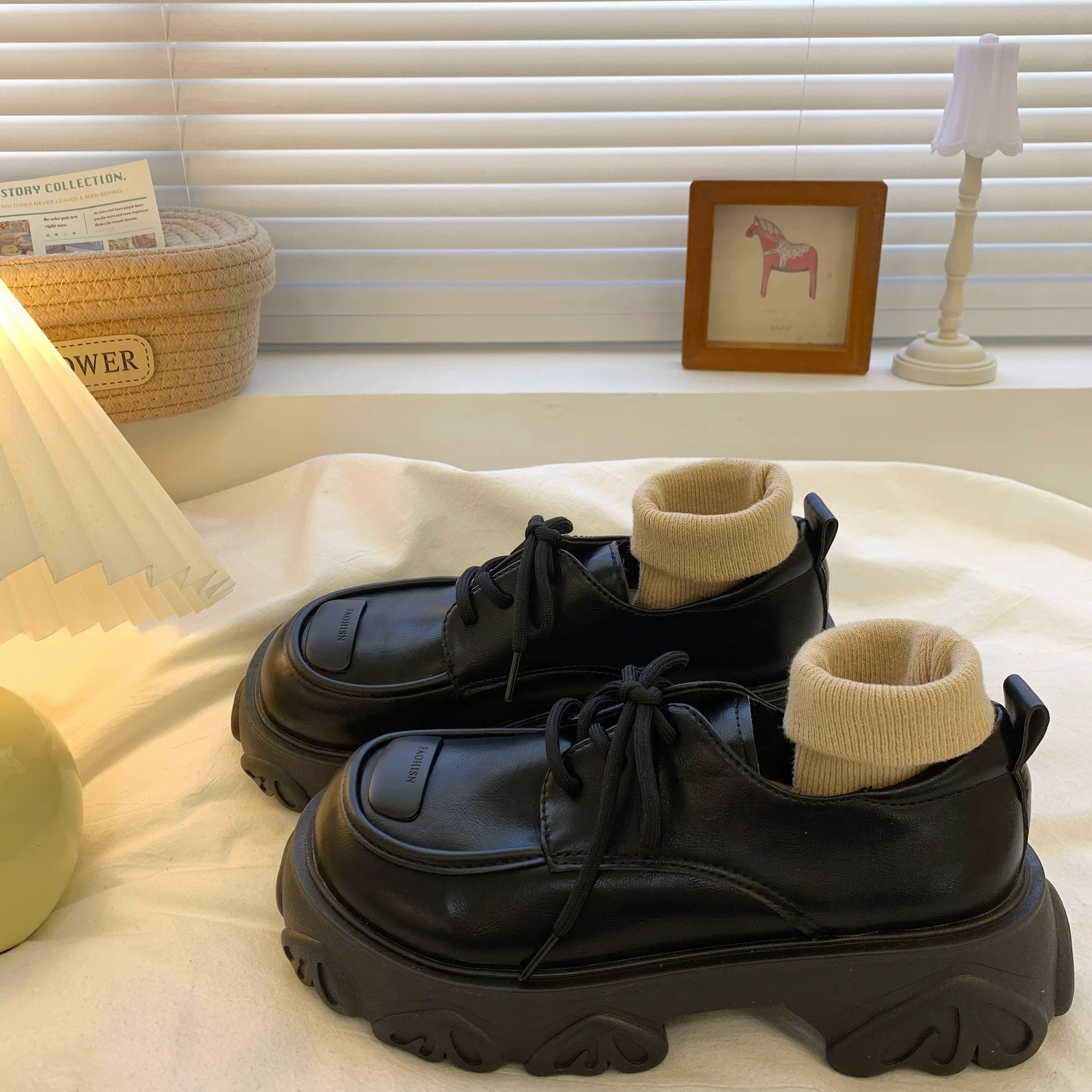 Black Platform Sole Heightened Big Toe Lace-up Small Leather Shoes Women's Fall 2023 New Versatile British Style Retro Single Shoes Black gloss