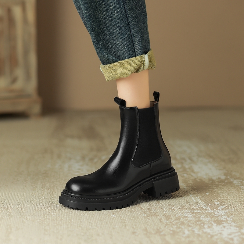 Women's New Autumn Winter Leather Round Head Thick Bottom Middle Heel Large Calf Short Boots