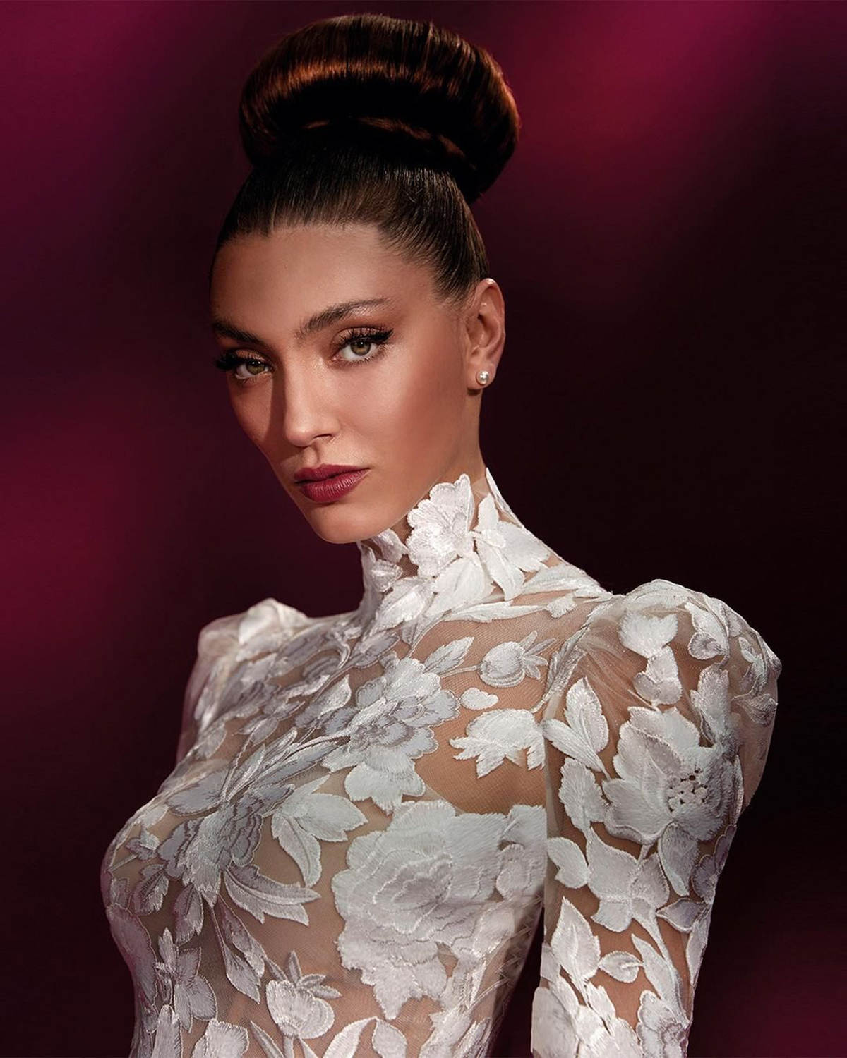 Elegant A Line Wedding Dresses High Neck Lace Long Sleeve Wedding Gowns Appliques Brides Dresses Robes De