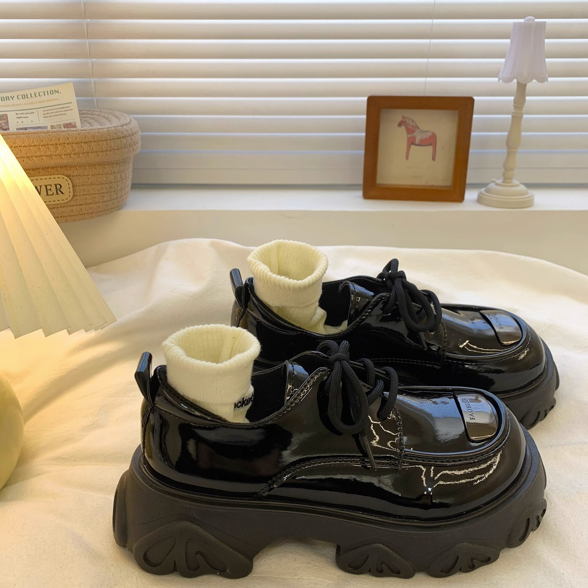 Black Platform Sole Heightened Big Toe Lace-up Small Leather Shoes Women's Fall 2023 New Versatile British Style Retro Single Shoes Black gloss