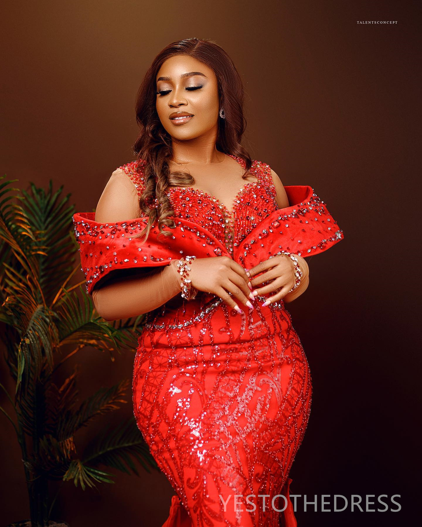 2024 Plus Size Prom Dress With Detachable Train Red Mermaid Promdress Evening Formal Dresses For Women Sheer Neck Beaded Lace Second Reception Gowns V