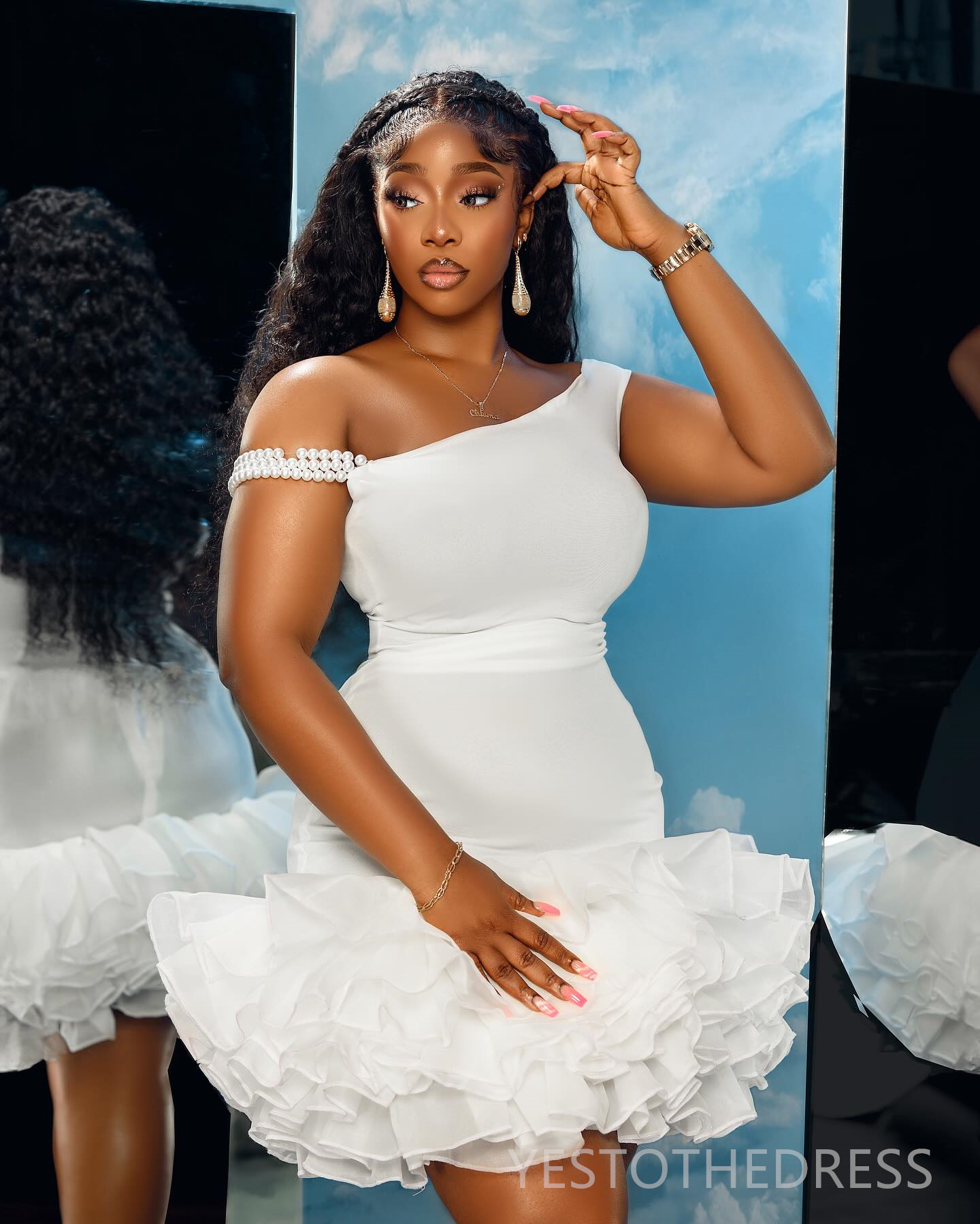 2024 White Homecoming Dresses Off Shoulder Cocktail Dresses for Women Short Mini Prom Dress Pleated Ruffles Birthday Dress Graduation Gowns for Black 