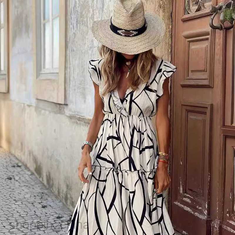 Basic Casual Dresses Women Spring/Summer New Dress Geometric Print V-Neck Ruffle Edge Large Swing Long Dress