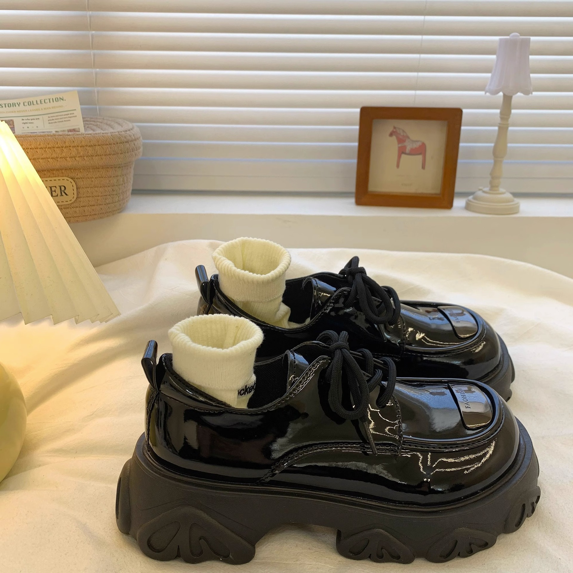 Black Platform Sole Heightened Big Toe Lace-up Small Leather Shoes Women's Fall 2023 New Versatile British Style Retro Single Shoes Black gloss