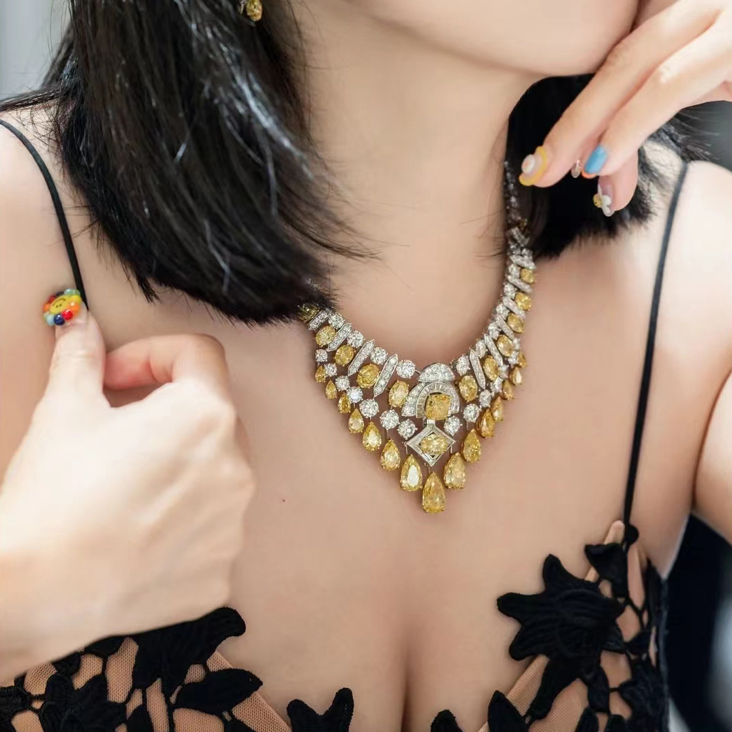 2024 Handmade Sparkling Bridal Pendant Luxury Jewelry 18K White Gold Fill Water Drop Yellow Moissanite Diamond Party Gorgeous Women Wedding Necklace G