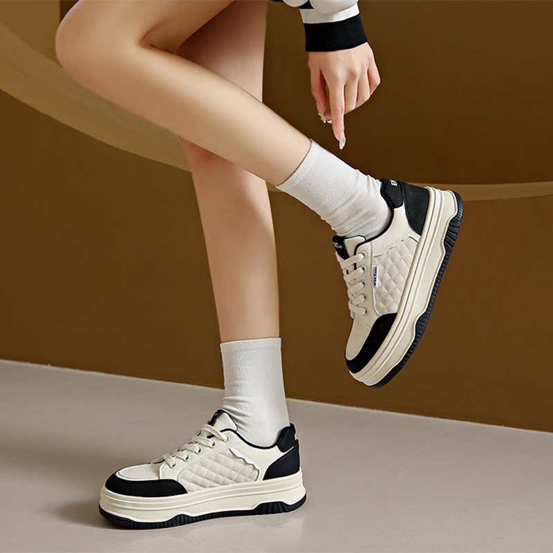 2024 New Women's Spring Thick Sole Casual Sports Board Shoes Popular Versatile High Height Fashionable and Trendy Little White Shoes