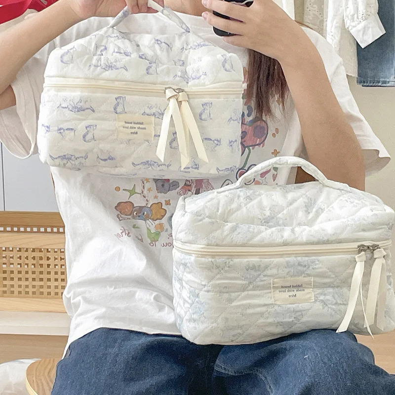 3 Types Flower Womens Cosmetic Bag Portable Ladies Makeup Purse Travel Storage Bags Large Capacity Quilted Cotton Tote Handbags 240626