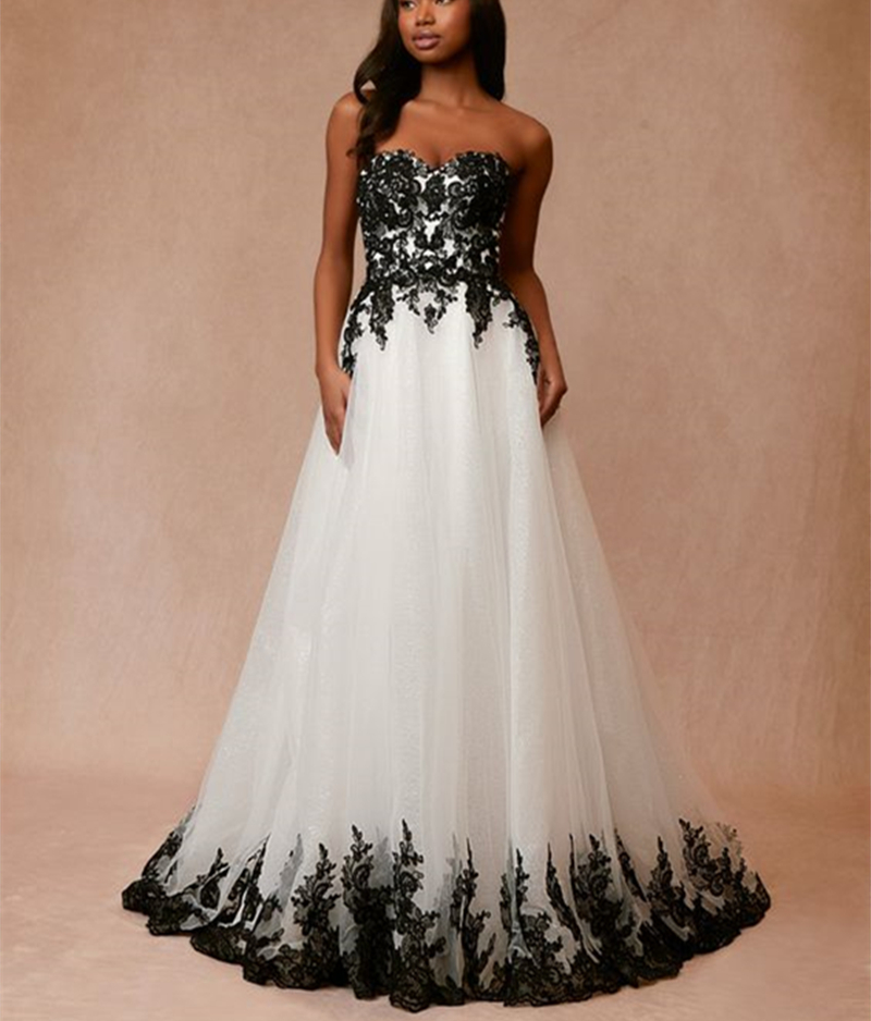 2024 Black And White Wedding Dresses Lace Appliques Floor Length Gothic Bridal Gowns Sweetheart Neck Sleeveless Long Boho Bride Dress