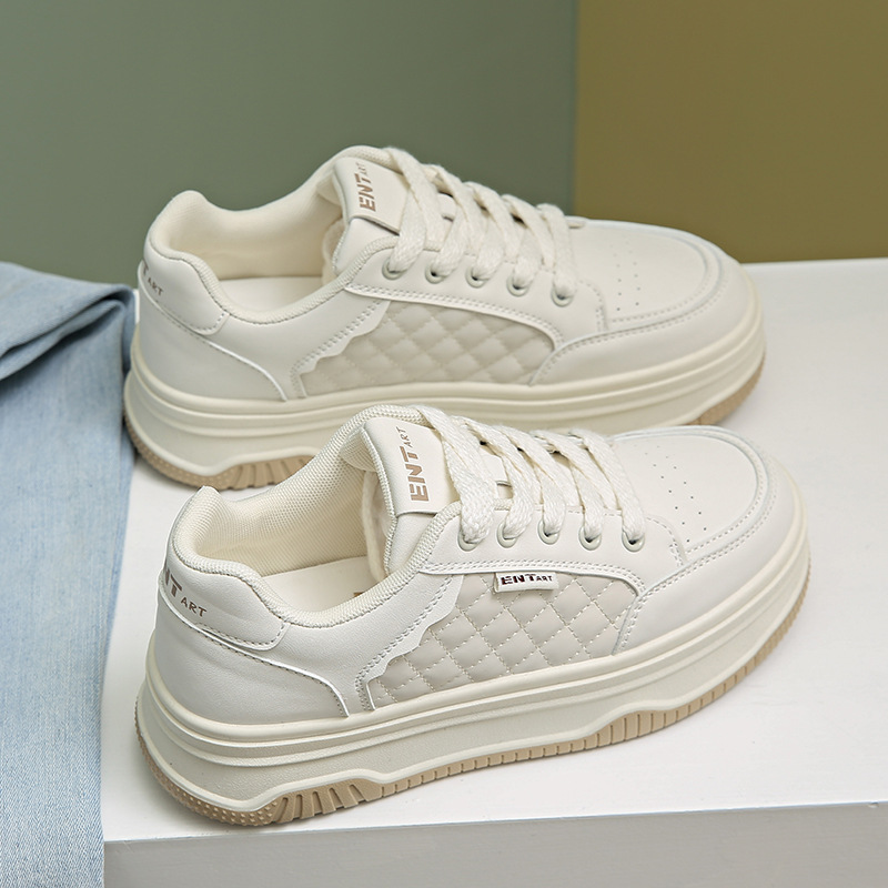 2024 New Women's Spring Thick Sole Casual Sports Board Shoes Popular Versatile High Height Fashionable and Trendy Little White Shoes