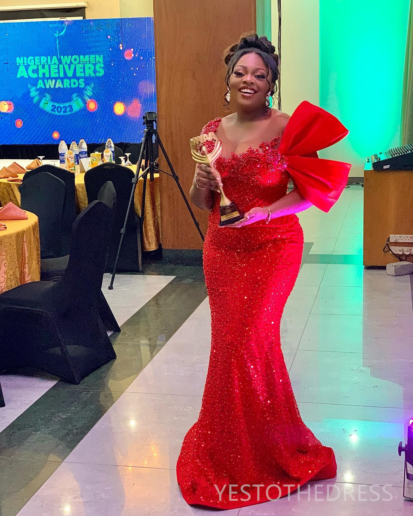 2025 Plus Size Red Prom Dress Mermaid Promdress Evening Dresses for Black Women Short Sleeves Beaded Lace Illusion Birthday Dress Second Reception Gow