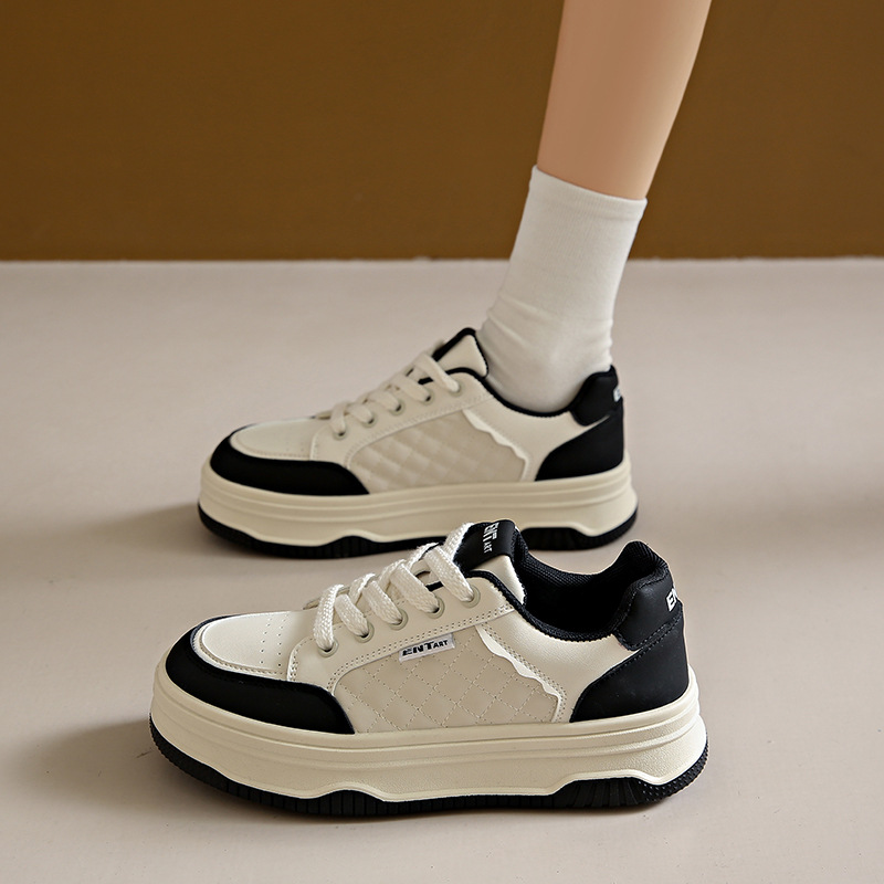 2024 New Women's Spring Thick Sole Casual Sports Board Shoes Popular Versatile High Height Fashionable and Trendy Little White Shoes