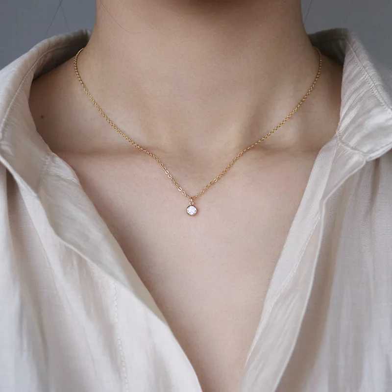 Pendant Necklaces Classic Simple Mini Red Green White Zircon Pendant Necklace for Women 925 Sterling Silver 14k Gold Plated Clavicle Chain