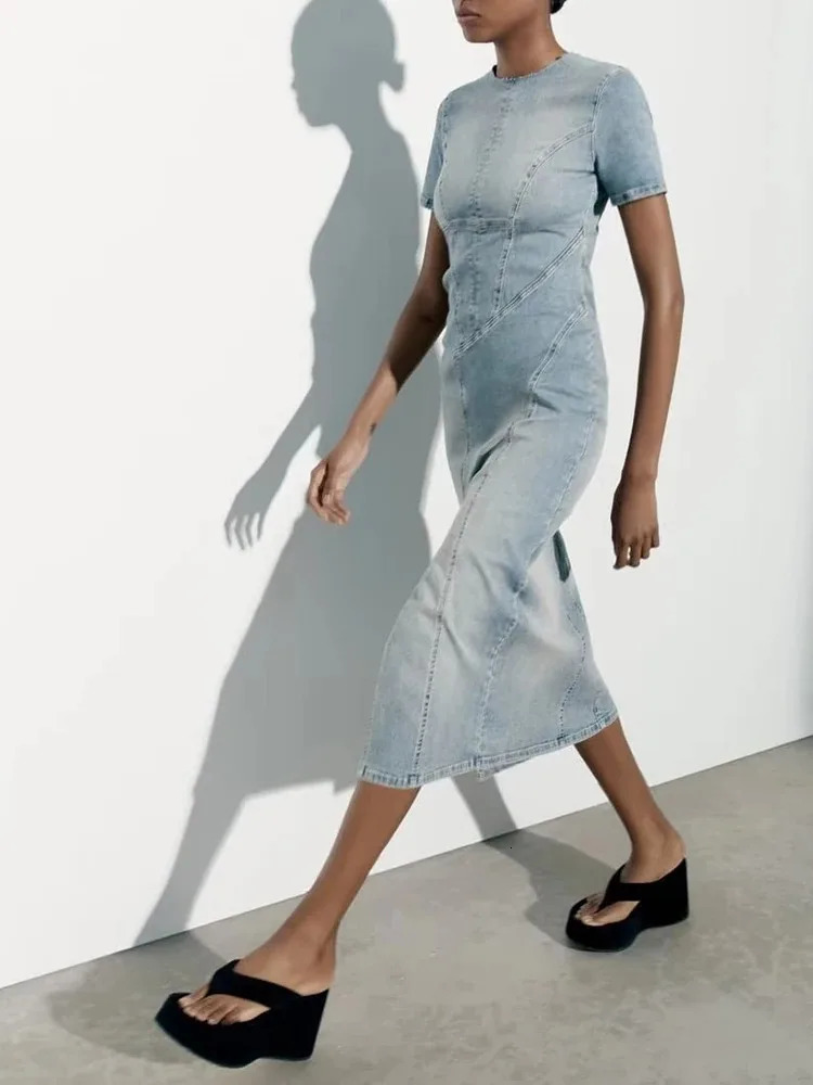 TRAFZA Casual Blue Denim Dress Patchwork Denim O Neck Dress Short Sleeve Slit Elegant Denim Midi Washed Denim Slim Dress 240701