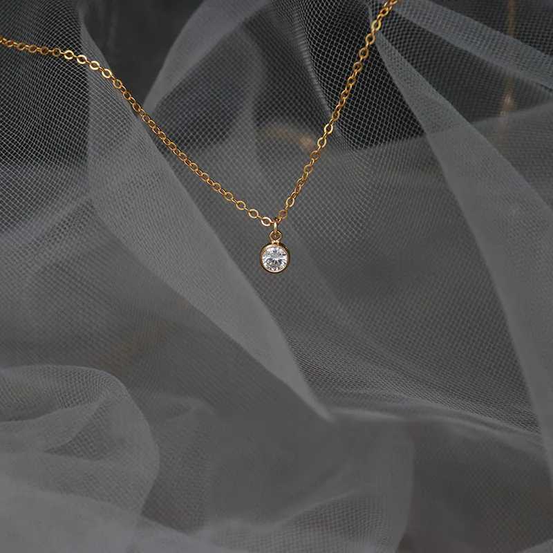 Pendant Necklaces Classic Simple Mini Red Green White Zircon Pendant Necklace for Women 925 Sterling Silver 14k Gold Plated Clavicle Chain