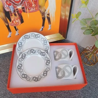 Cups Saucers 2Pcs/set Classic Premium Bone China Coffee And Tableware Plates Dishes Afternoon Teacup Set Drinkware Top Quality