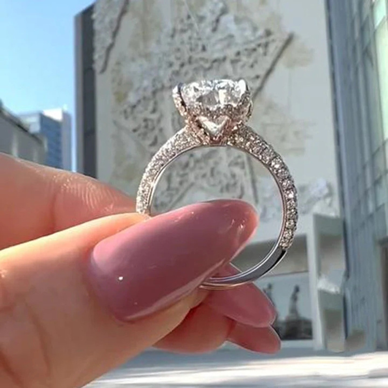 2024 Popular Gorgeous Ring For Women Sparkling Luxury Jewelry 925 Sterling Silver Lagre Cushion Shape 5A Zircon CZ Diamond Elegant Party Female Weddin