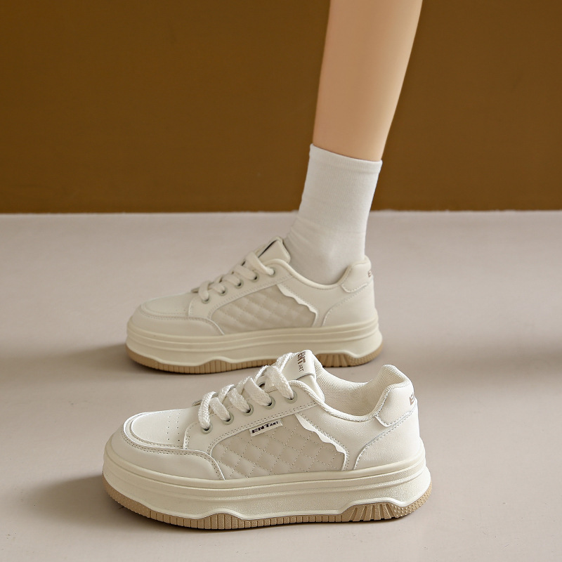 2024 New Women's Spring Thick Sole Casual Sports Board Shoes Popular Versatile High Height Fashionable and Trendy Little White Shoes