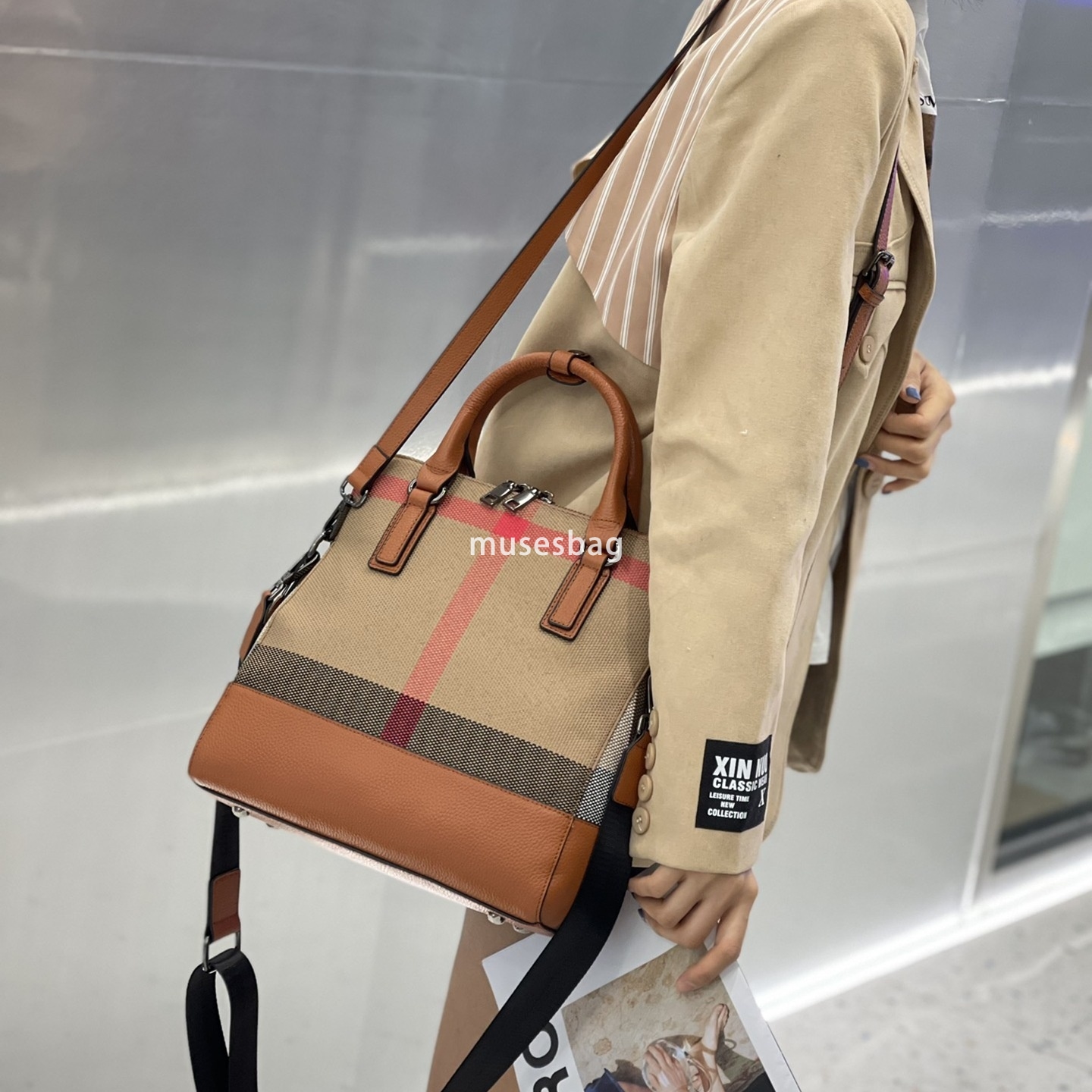 Women autumn and winter new casual plaid tote bag with trendy stripes wide shoulder straps single shoulder genuine leather bag for women
