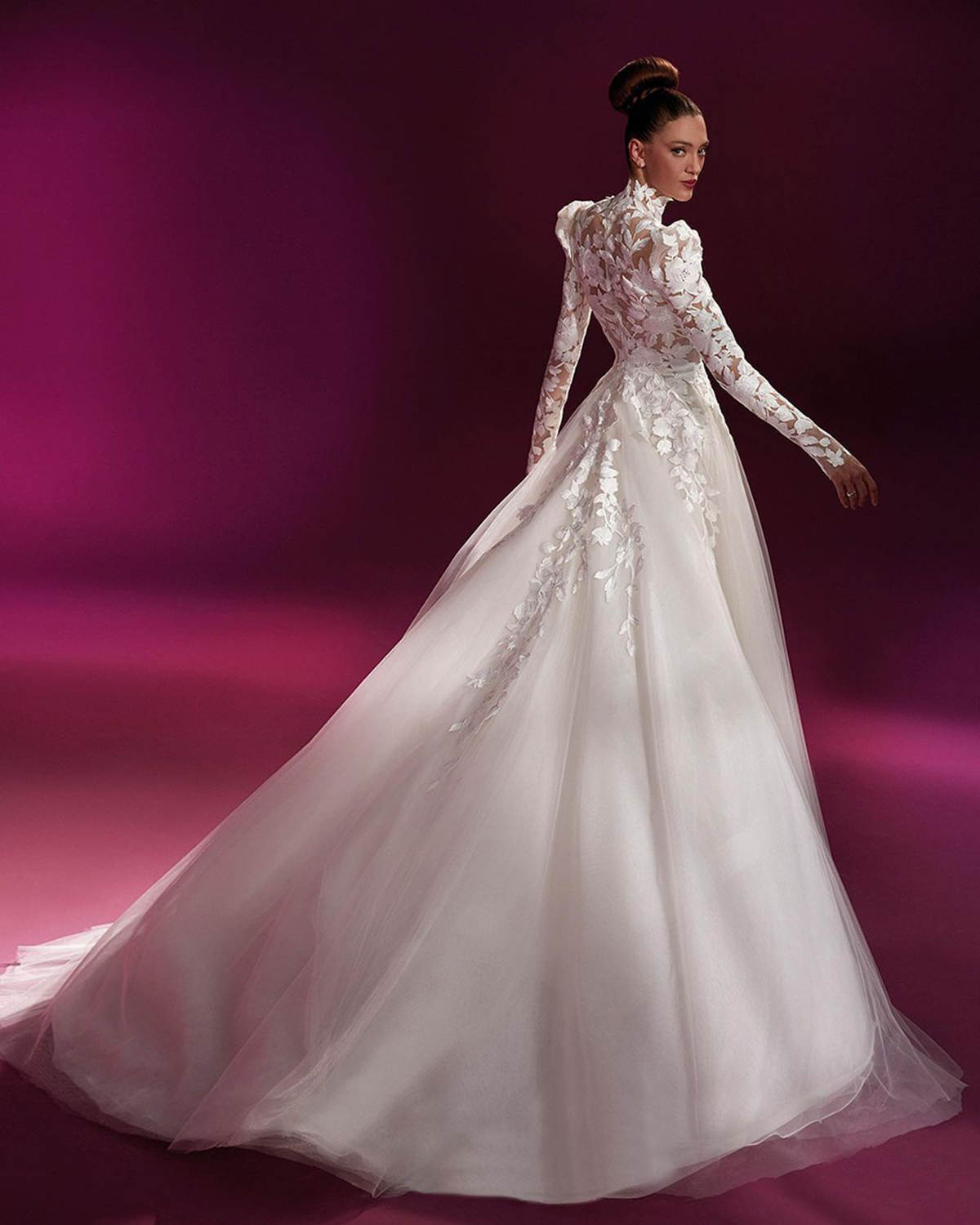 Elegant A Line Wedding Dresses High Neck Lace Long Sleeve Wedding Gowns Appliques Brides Dresses Robes De