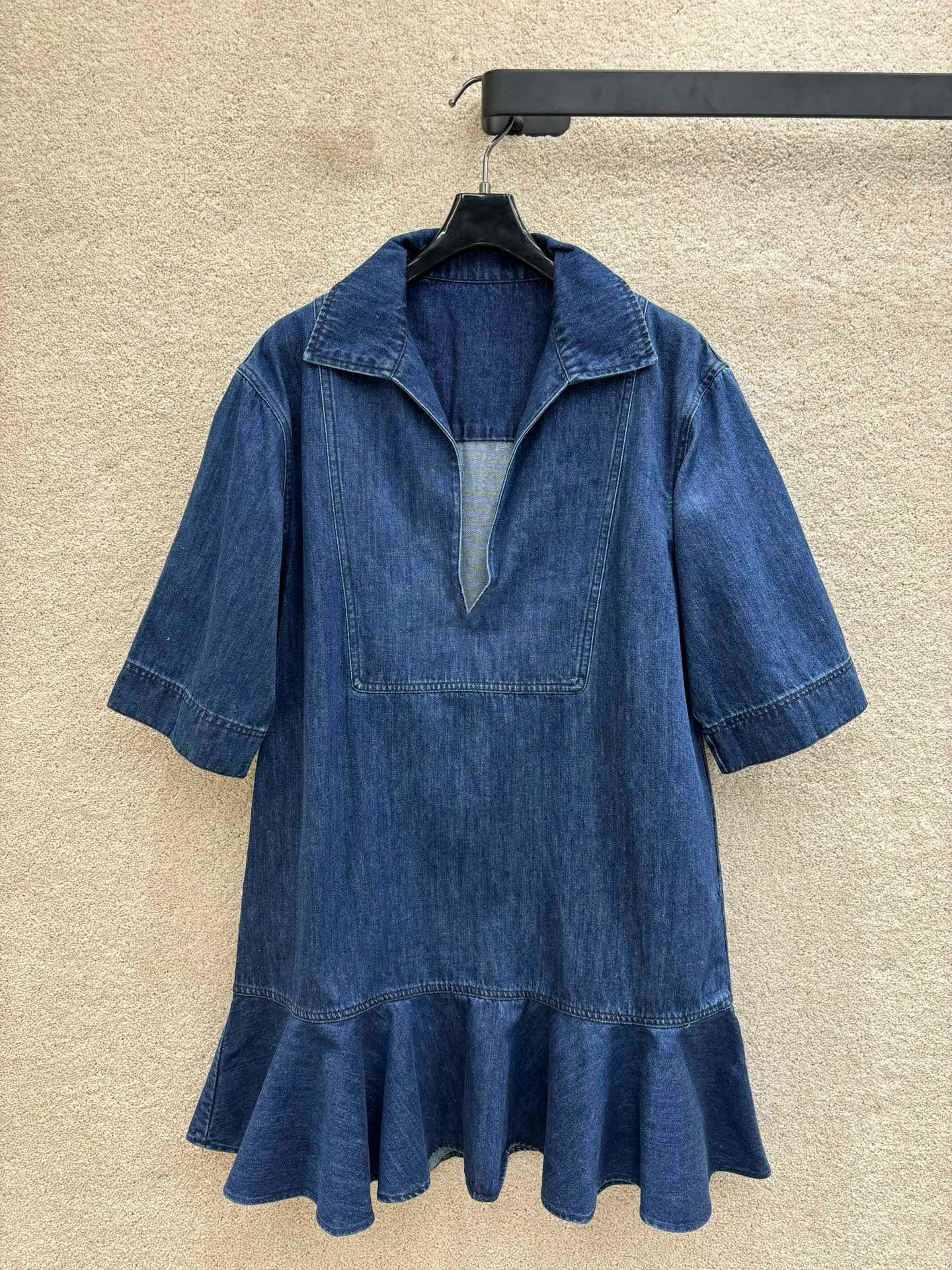Summer Short sleeved Denim Dress Pleated V-neck Flip Collar Fashionable Slimming Years Versatile Womens Dress 240701