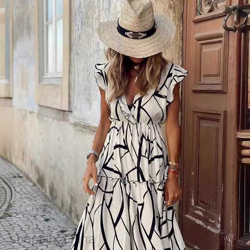 Basic Casual Dresses Women Spring/Summer New Dress Geometric Print V-Neck Ruffle Edge Large Swing Long Dress