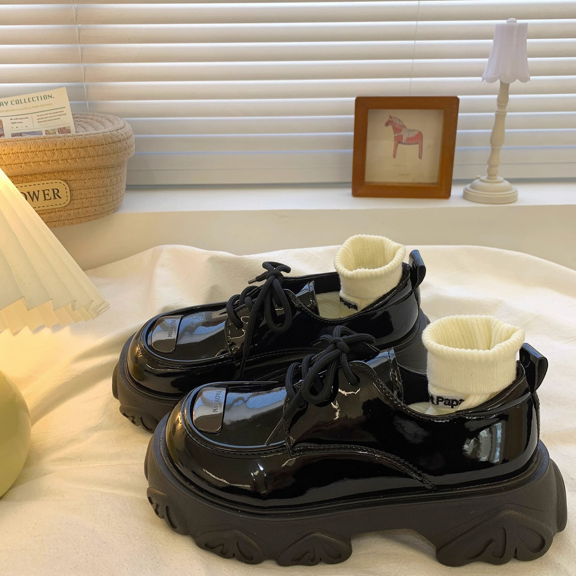 Black Platform Sole Heightened Big Toe Lace-up Small Leather Shoes Women's Fall 2023 New Versatile British Style Retro Single Shoes Black gloss