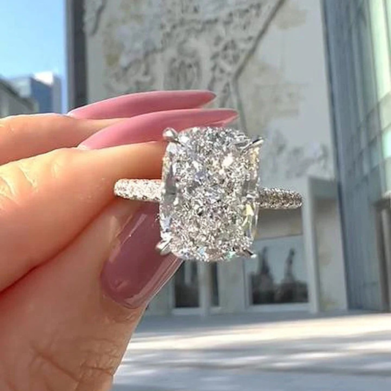 2024 Popular Gorgeous Ring For Women Sparkling Luxury Jewelry 925 Sterling Silver Lagre Cushion Shape 5A Zircon CZ Diamond Elegant Party Female Weddin