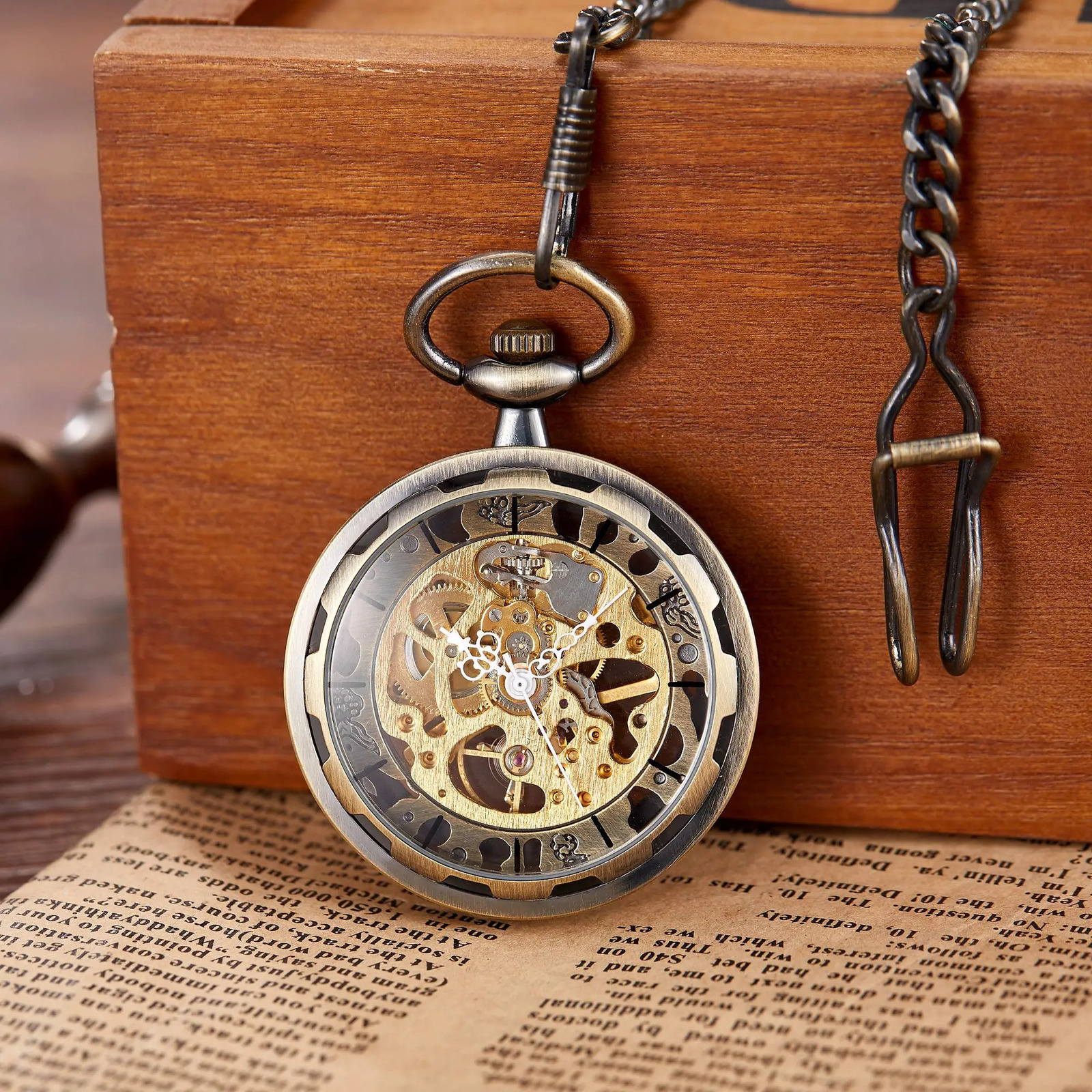 Retro Steampunk Skeleton Mechanical Fob Pocket Watch Clock Necklace Pendant Hand-Winding Men Women Chain Gift 240626