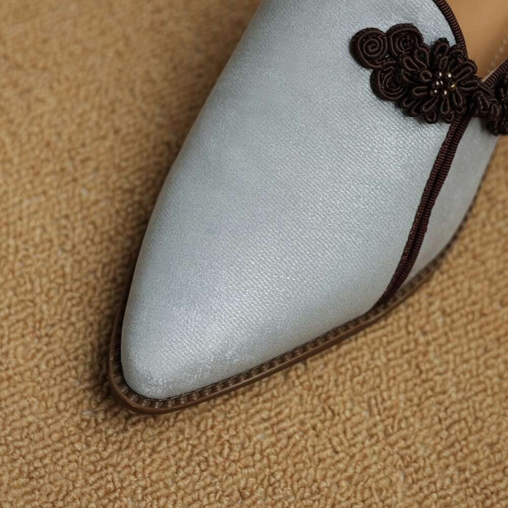 Women's New Spring/Summer Pointed Silk Cowhide Leather Embroidered Middle Heel Large Headed Muller Slippers