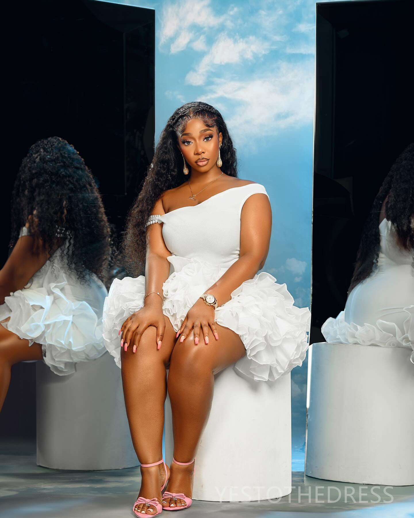 2024 White Homecoming Dresses Off Shoulder Cocktail Dresses for Women Short Mini Prom Dress Pleated Ruffles Birthday Dress Graduation Gowns for Black 