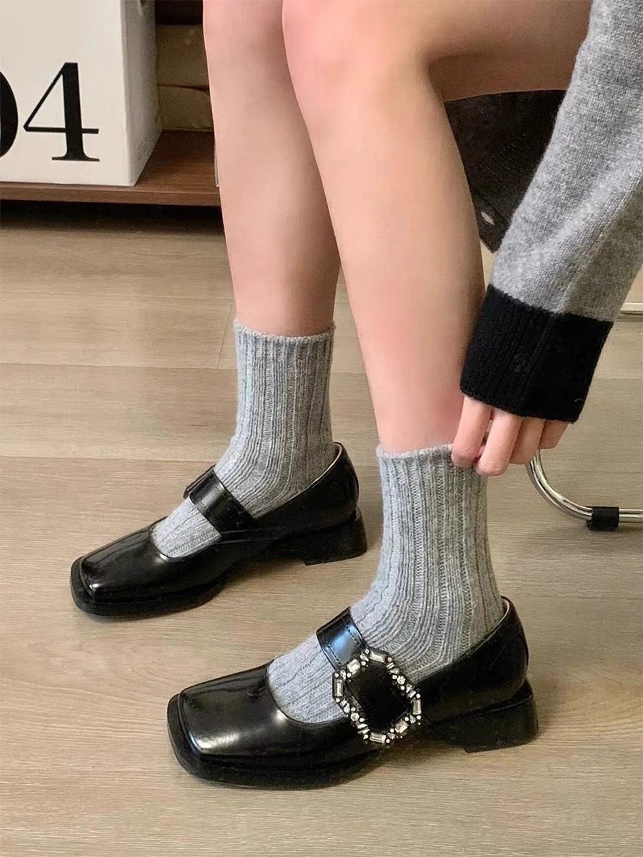 Square toe block heel Mary Jane shoes women's 2024 new versatile rhinestone buckle strap heeled single shoes French retro small leather shoes Bla
