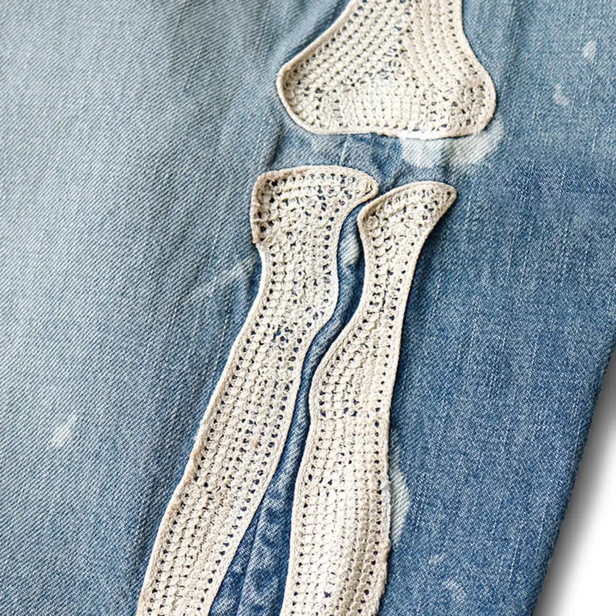 Y2K Harajuku Bone Embroidery Loose Denim Shorts Loose Pants Bone Washed Ragged Edge Denim Shorts Casual Men and Women 240701