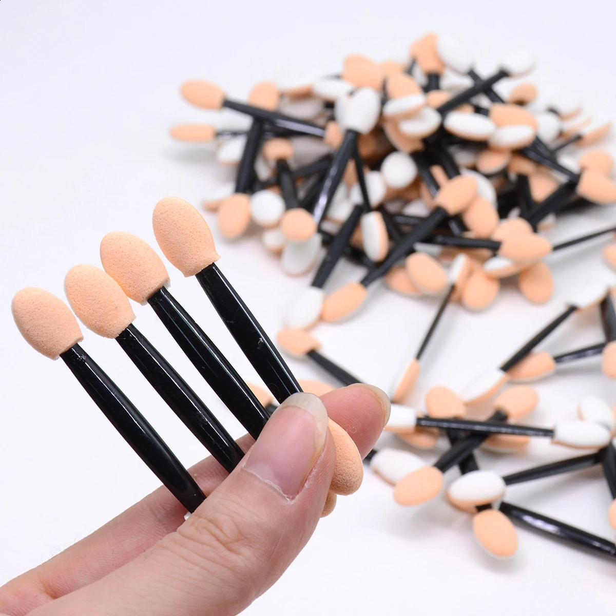 Kekelala Wholesale 5030Pcs Disposable Eyeshadow Brush Portable Double End Sponge Eye Shadow Applicators Beauty Makeup Tools 240701