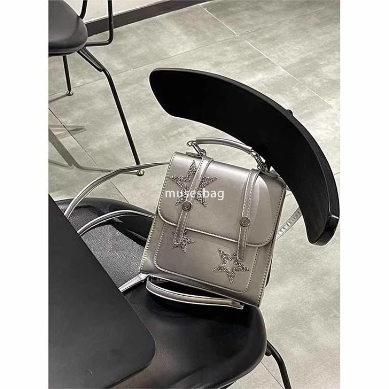 Fashionable ladies and socialites shining stars silver temperament minimalist backpack Korean version niche fashion casual backpack versatile