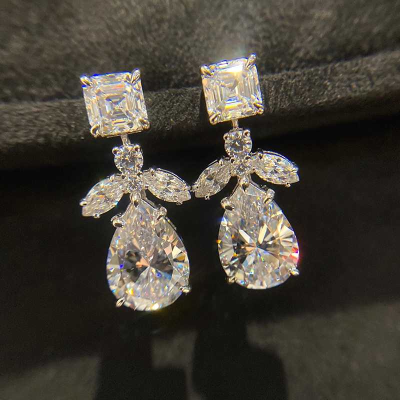 2024 Elegant Sparkling Dangle Earrings Jewelry Sterling Sier Water Drop Pear 5A Cubic Zircon CZ Dia Gemstones Party Eternity Women Earring Gift