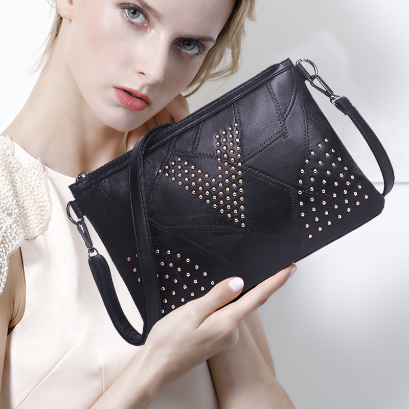 Women's Rivet Shoulder Bag Black PULeather Crossbody Bag Enveloped Daily Small Messenger Bags Shopping Lady Handbag