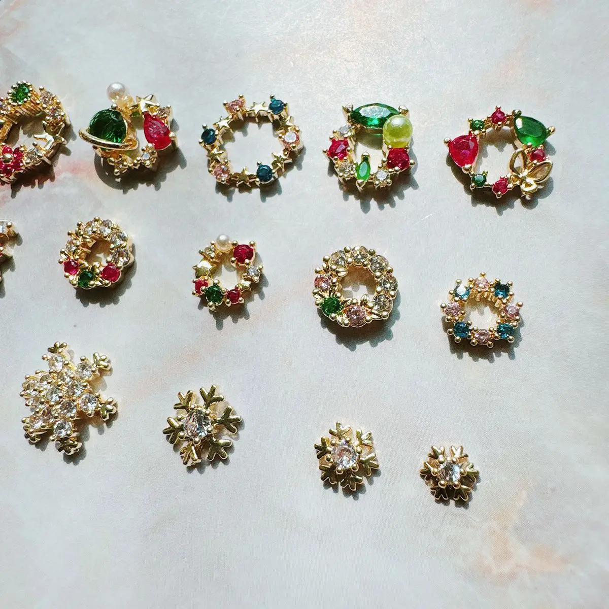 10pcs Zircon Alloy Christmas Wreath Snowflakes Nail Art Pearl Metal Manicure Nails Accessories DIY Decorations Supplies Charms 240701