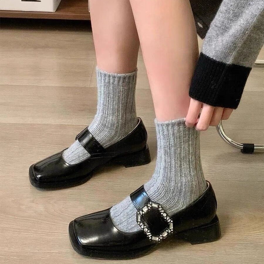 Square toe block heel Mary Jane shoes women's 2024 new versatile rhinestone buckle strap heeled single shoes French retro small leather shoes Bla