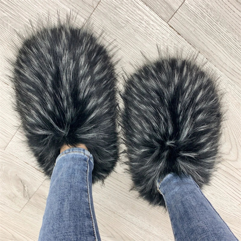 Luxury fur slider womens open toe raccoon fur slider womens flat bottom half slider Woo Spikes 240701