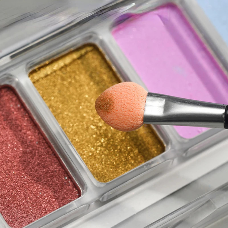 Cuttte 120PCS Disposable Dual Sides Eye Shadow Sponge Applicators with Container Length Eyeshadow Brushes Makeup Applicator 240701