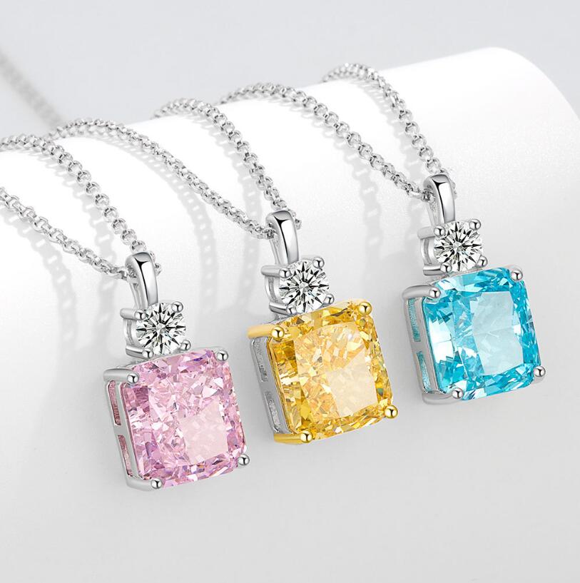 Chic Square Pendant: Exquisite Aquamarine Moissanite Sterg Sier Necklace