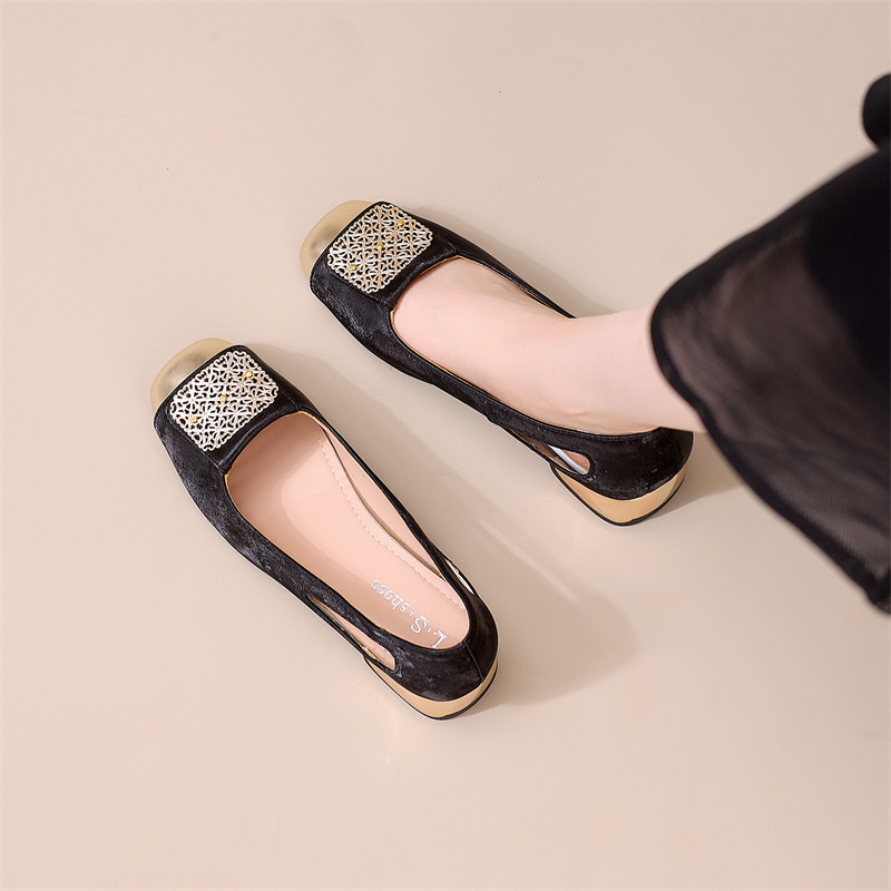 New Chinese style summer new round toe retro square toe thick heel metal buckle hollow commuting versatile sandals for women